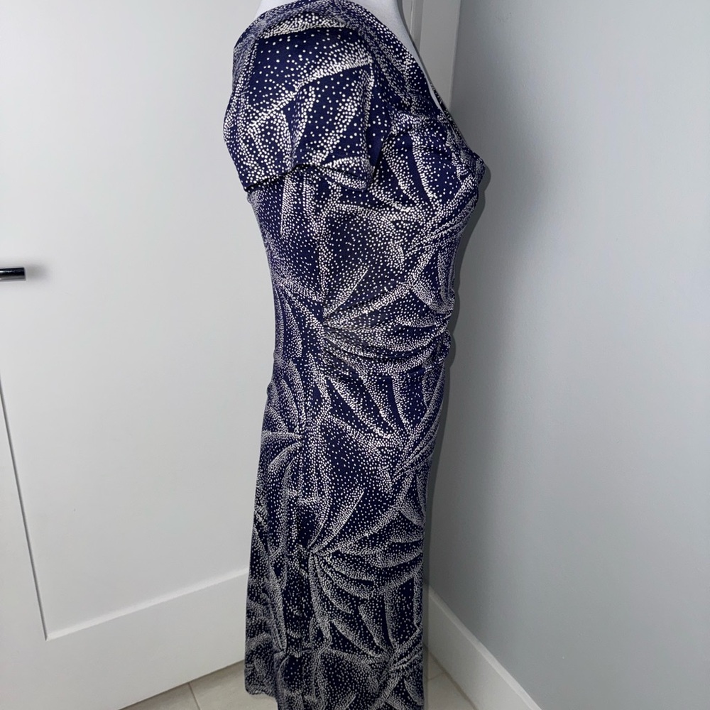 Diane Von Furstenberg Navy Palm Leaf Bodycon Sheath Dress/Size 6 - Picture 4 of 9